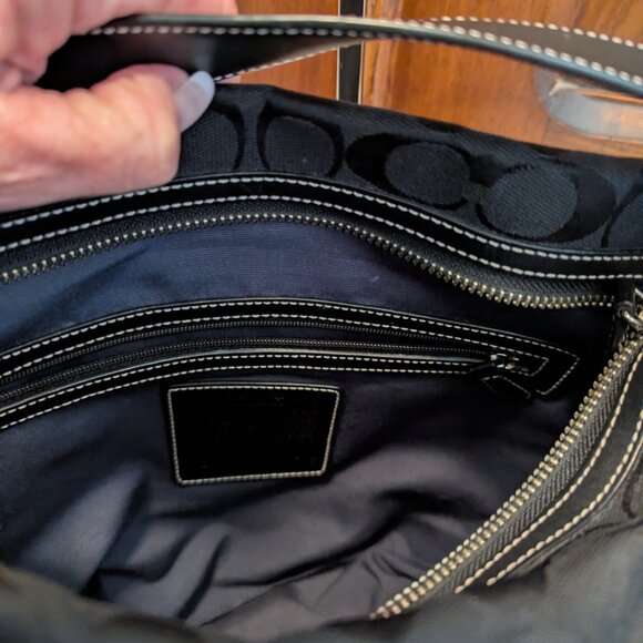 Coach Vintage Y2K - Signature and Leather Bucket Bag 6076 in Black - Picture 12 of 12